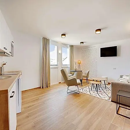 מלון Charming Flat With Rooftop - 1br4p- Vanvesparc 3*