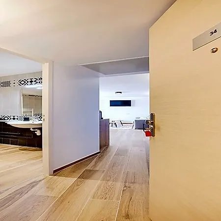 Charming Flat With Rooftop - 1br4p- Vanvesparc
